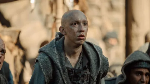 Жители Арканара — кадр из сериала «Трудно быть богом»