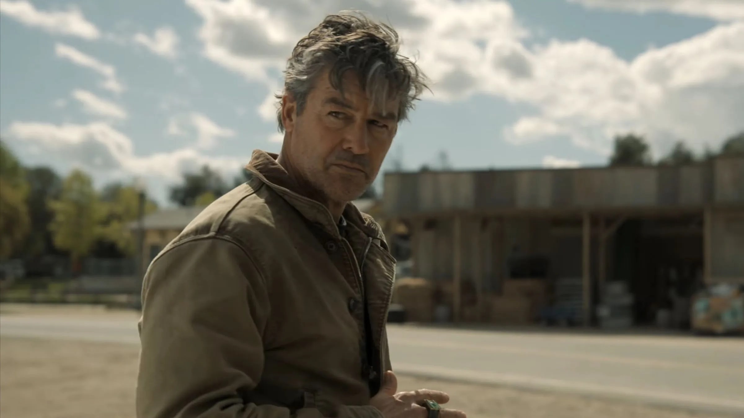 Кайл Чандлер в роли Хэла Джордана в сериале Фонари